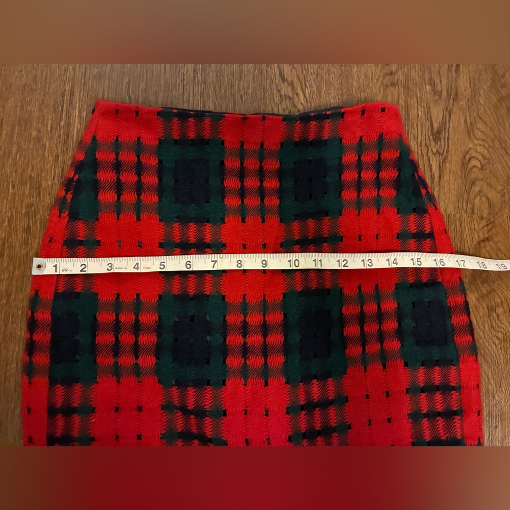 J. Crew Lattice Wool Knit Red and Green Midi Pencil Skirt - Size 0 - Picture 8 of 9